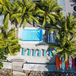 Le Nautique Beachfront Anse Royale