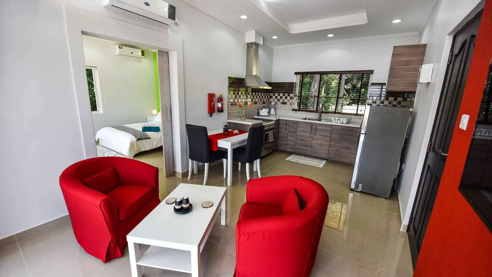 Moulin Kann Villas タカマカ 0*,