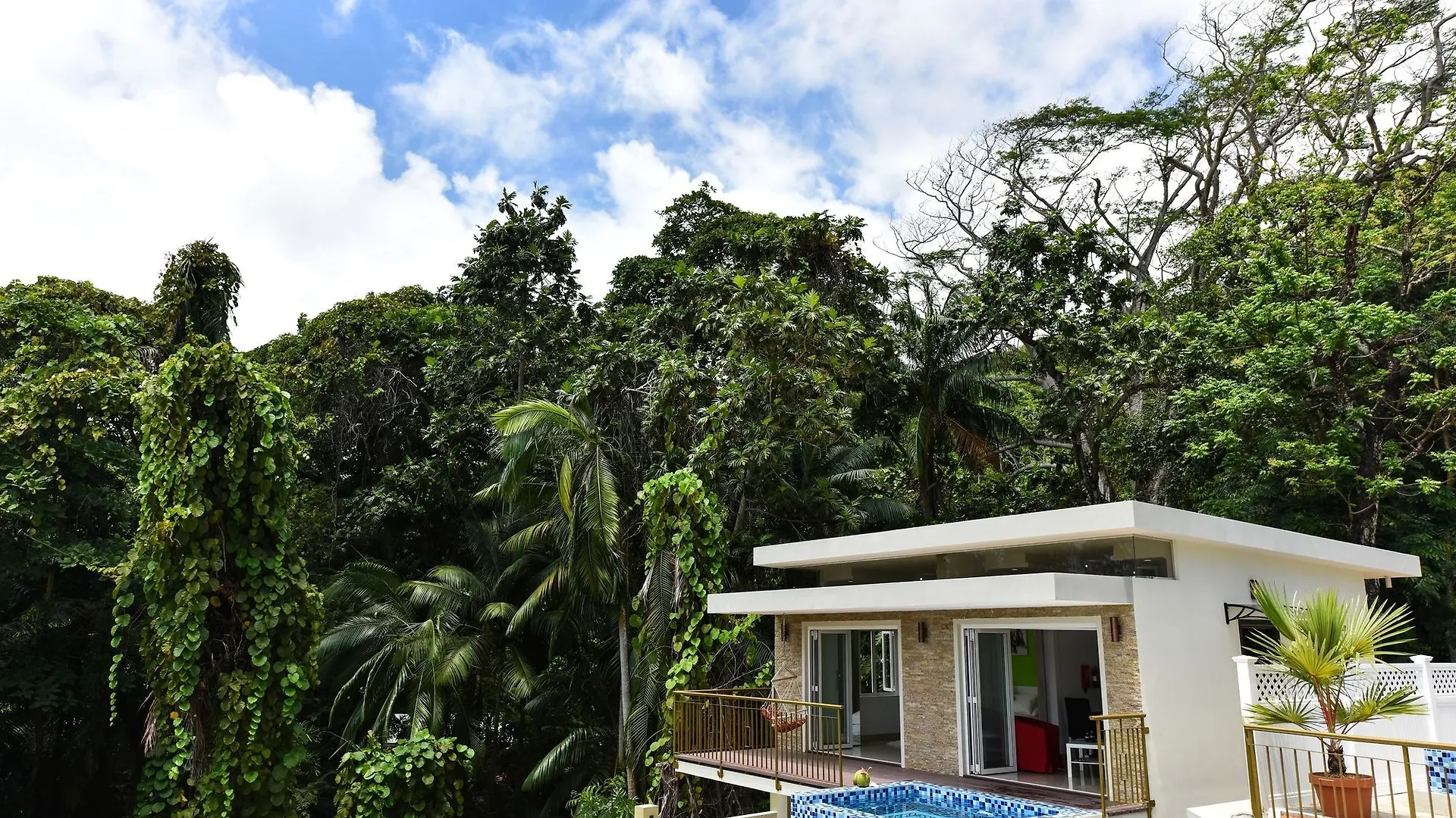 Moulin Kann Villas タカマカ